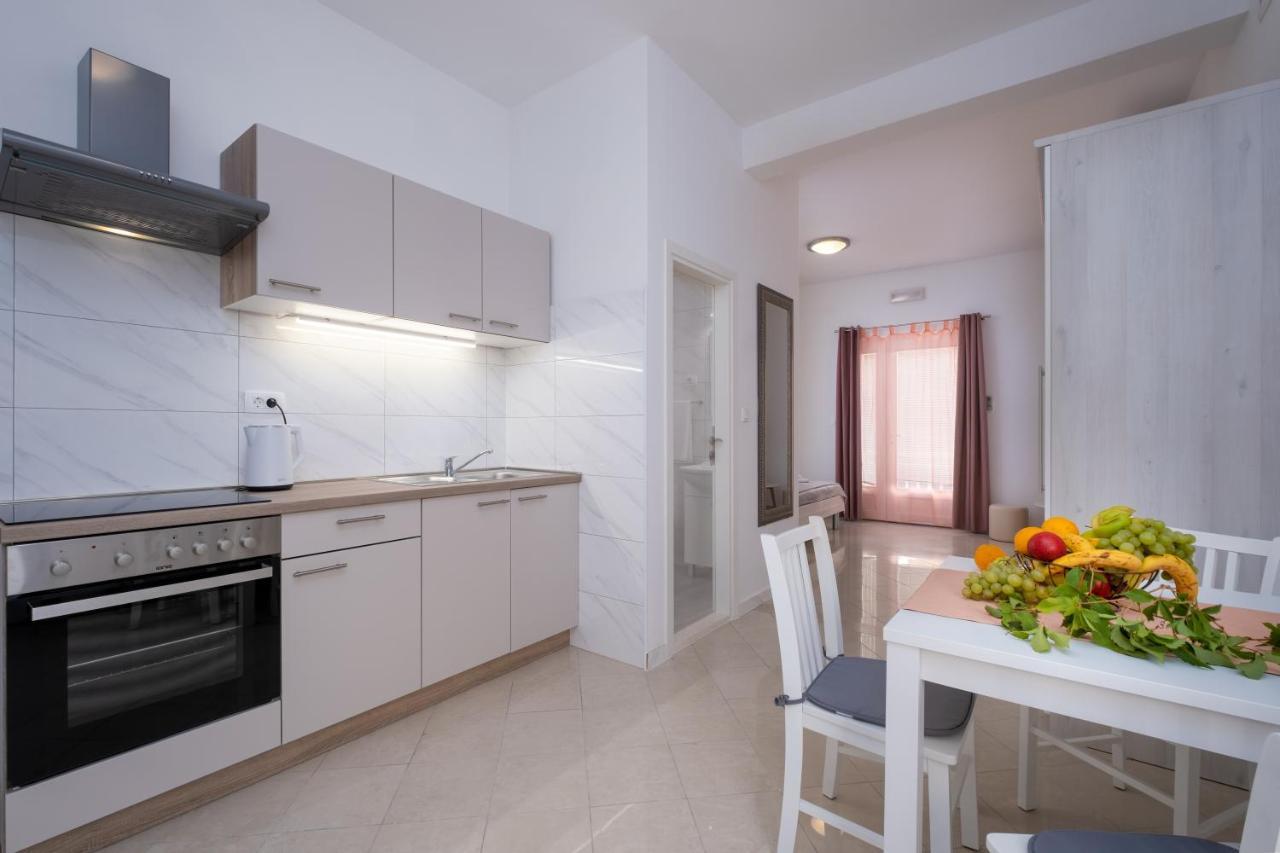 Studio Apartment Brigita Млини Экстерьер фото