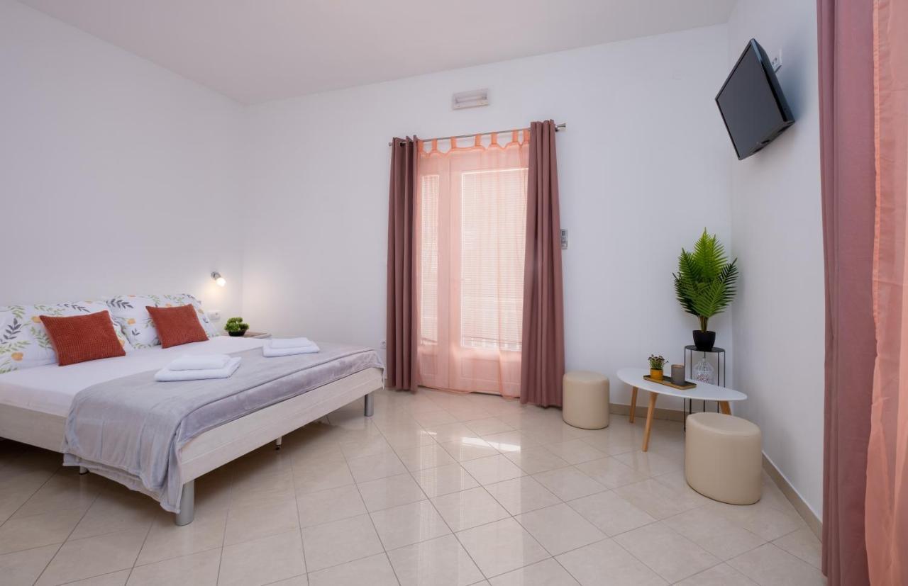 Studio Apartment Brigita Млини Экстерьер фото