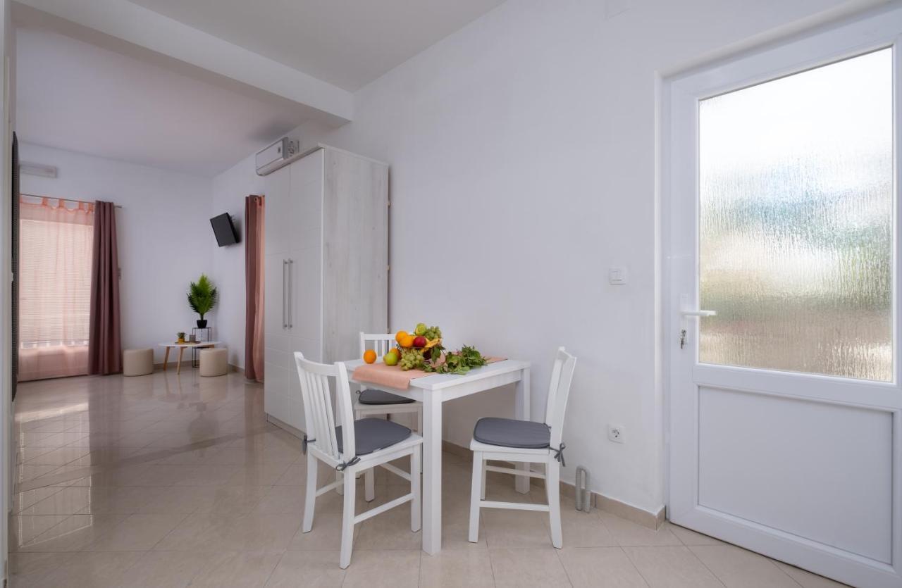 Studio Apartment Brigita Млини Экстерьер фото